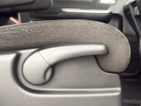 ★運転席ハイトアジャスター★ 運転される方によってシートの高さが調節できます!自分に合ったドライビングポジションで運転がさらに快適に♪