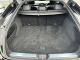 メルセデス・ベンツ車は、妥協を許さない常に高水準の技術と品質をもって製造されており、いつもでも変わらぬ価値を提供いたしております。
