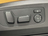 フロント電動シート操作スイッチ