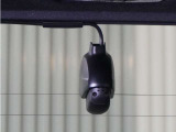 ◆リアにもドライブレコーダーを装備しております◆映像・音声などを記録する自動車用の装置です。もしもの事故の際の記録はもちろん、旅行の際の思い出としてドライブの映像を楽しむことができます。