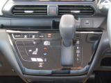 オートエアコン搭載!ワンタッチで車内温度を一括管理できます!!