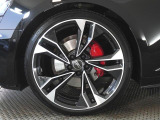 20インチアルミホイール (Audi Sport) / レッドブレーキキャリパー
