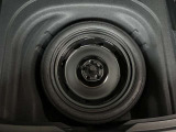 スペアタイヤを装備しております。