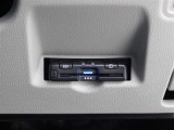 ETC車載器は、ビルトインタイプですっきり収納され、見た目も使い勝手も満足のアイテムです。