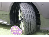タイヤサイズ 225/45R18。 タイヤ4本【新品】に交換してあります。