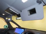 運転席・助手席バニティミラー&照明付サンバイザー