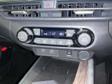 季節問わず簡単便利なオートエアコン!冬も快適シートヒーター付きです。