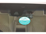 進化を続けるトヨタの先進の予防安全パッケージ「トヨタセーフティセンス」を装備しています。安全機能の詳細は販売店スタッフまでおたずねください。機能を過信せず、必ずご自身で安全運転を行ってください。