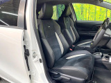 運転席シート廻りは使用感も少なく、良好な状態となっています。前オーナー様が丁寧に使っていたことがよくわかりますね。