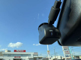 【ドライブレコーダー】時間に合わせた情報をしっかりと録画録音いたします。運転に際してのトラブルや事故などの映像もしっかりと録音録画いたします。