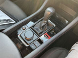 【電動サイドパーキング】便利な電動式パーキングブレーキ(オートホールド機能)付♪渋滞や信号待ちで長く停車する時も、ペダルから足を離しておくことが出来ますので、足が疲れにくいです!