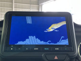 車内の画面でテレビ映像を視聴でき、停車中の待ち時間もお楽しみいただけます。お出かけ先でひと休みする際など、車内で過ごす時間に活用できる装備です。
