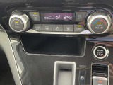 常に室内を適温に保てるフルオートエアコンを装備。