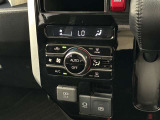 オートエアコンは温度を設定するだけで、自動で風量などを設定してくれます。運転しながら操作も必要ないので、安全性も向上します。