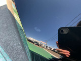 フロントバンパーに塗り跡がございます。