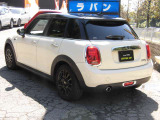 こちらのクーパーDはオークション評価5点中4.5点評価がついている状態の良い車両になります^^定休日無しで営業しておりますので、お気軽にお立ち寄り下さい^^