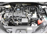 エンジンルームの樹脂部分は丁寧に磨いてツヤをだしています。当社の中古車のエンジンルームクリーニングはとても自信があります★