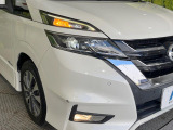 【LEDヘッドライト】悪天候や夜間走行時も良好な視界を確保し安心して運転できる高輝度LEDヘッドライトを装備!点灯速度が早く、消費電力も抑えられています。