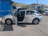 室内やハンドル周りは常に触る部分ですので、現車を見てしっかりとチェックしたいですね。