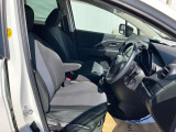 ゆったり座れる運転席シート、状態も良好です!!!