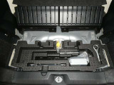 【車載工具】タイヤ交換には必需品ですね!万が一に役立つ工具です。緊急時に備え、使い方をしっかり覚えておきましょう。