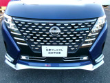 AUTECH専用フロントグリル・フロントエアロバンパー・フロントプロテクター(メタル調フィニッシュ)・AUTECHエンブレム。