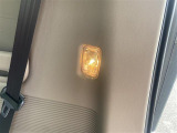 軽・車検の看板と電光掲示板が目印です!届出済 未使用車をお探しの方はこちらの看板を目印にお越しください。※似たような看板のお店がございますのでお間違えのないようご注意ください。
