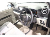 運転席周りは遊びにも通勤にも普段のお買い物にもピッタリ。日々のドライブに居心地のよいレイアウトです。