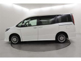 スライドドアで乗り降りしやすいです、ファミリー、キャンプ、車中泊色々便利です。