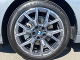 アウトバーンの走行を見据えたBMWの足回りは高い走行性能にこだわりが御座います。