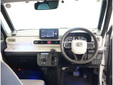 オシャレなインテリアで運転する気分も盛り上がりますよね^^