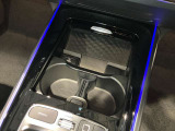コードに繋ぐことなくスマートフォンが充電できるワイヤレスチャージング。