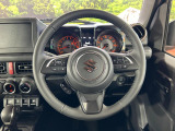 【純正革巻きステアリング】上質な革を使用することで、手にしっかり馴染みとても運転しやすいハンドルです♪