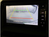 バックガイドモニターで、後方を確認しながら安心して駐車することができます。運転初心者も熟練者も必須の機能ですよ!