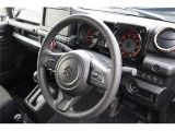 ハンドル周りもスッキリしていて運転しやすいです。
