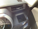 運転席のカップホルダー。
