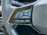 ナビの音量など車両情報を手元で操作できるハンドルスイッチ付き。