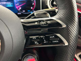 メモリー付きパワーシートが装備されている車両はシートの位置・ドアミラーの角度・ハンドルの位置を3名まで記憶出来ます。