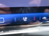 ◆シートベンチレーション◆シートに内蔵されたファンにより、車内の気温が上昇する暑い時期でも本革特有の蒸れを抑え、快適性を向上させます。