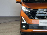 LEDヘッドライトが明るく照らします☆