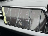 MMIパッセンジャーディスプレイモニター(助手席モニター)Audiの車両に搭載されている最新のインフォテインメントシステムMMIの一部で、助手席側にディスプレイを設置しております。