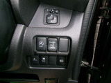 左側パワースライドドアスイッチです。運転席からも操作出来ます。
