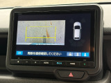 パーキングセンサーもついておりますので駐車などが苦手な方も安心して運転が可能です。