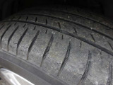 【タイヤの溝は御覧のとおりです】タイヤ代も金額が上がっておりますので、しっかりご確認ください!お気軽にお問い合わせくださいませ。
