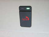 緊急時に専用のオペレーターに繋がるSOSコールNissanConnect・有料加入が必須となります。