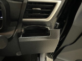 運転席側のドリンクホルダーです。