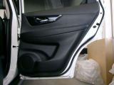 リア運転席側内張りです。