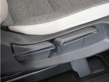 ◆シートハイトアジャスター◆運転席を上下に高さ調節ができます!運転ポジションを体格に合わせてシート調整できます。