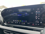 ●マルチカラーアンビエントライト『車内の雰囲気をカスタマイズするための照明機能です。さまざまな色に変更できるLEDライトを使用し、ドライバーや乗客の好みに合わせて車内の雰囲気を演出します。』