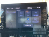 AM・FMや交通情報、USB、Bluetoothなどの選択肢が画面に表示され、聴きたい音源に合わせて選べます。項目ごとにまとまり、見分けやすい構成です。